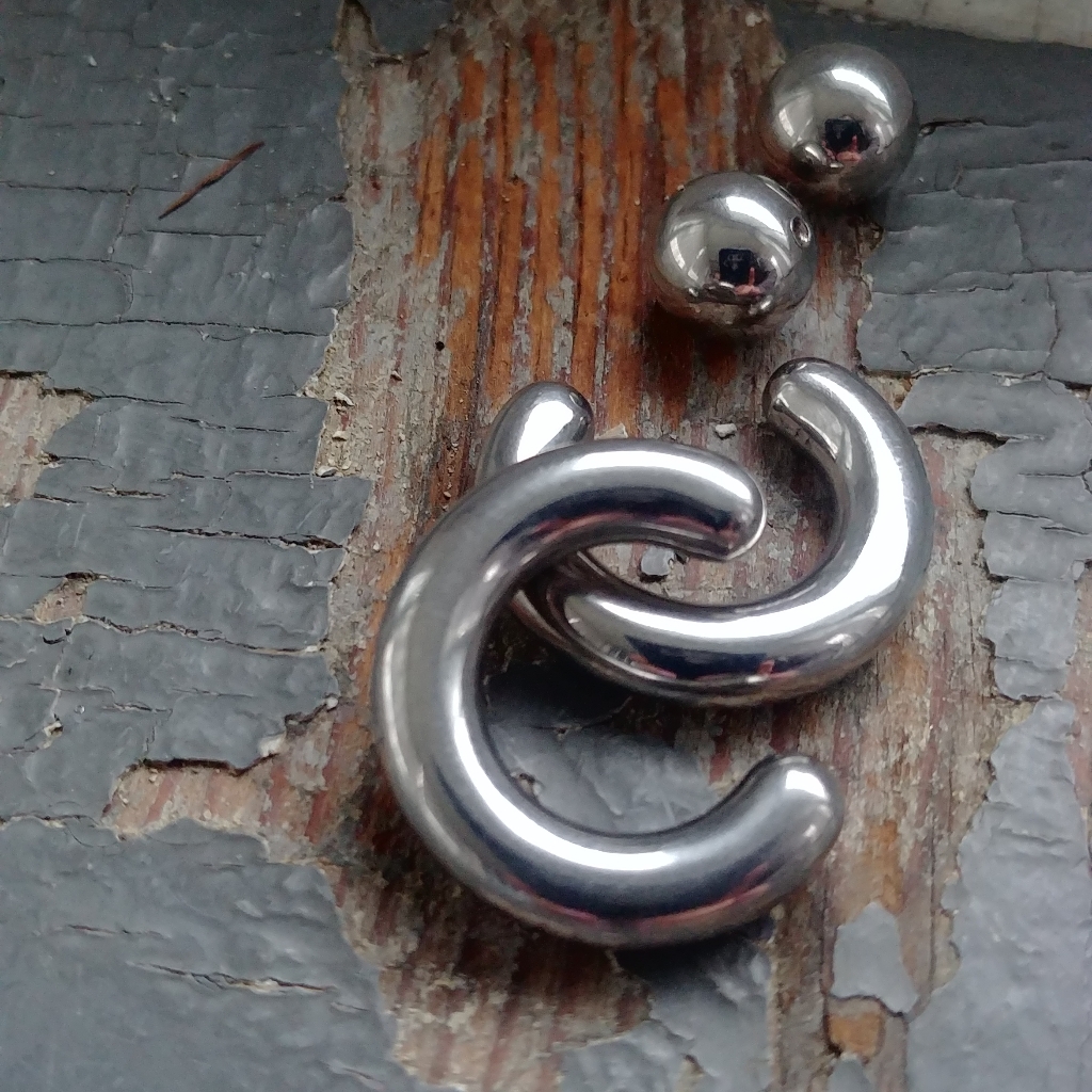Vintage 90s 6 Gauge Surgical Steel Captive Bead Ring Pair Raver Body Jewelry 1